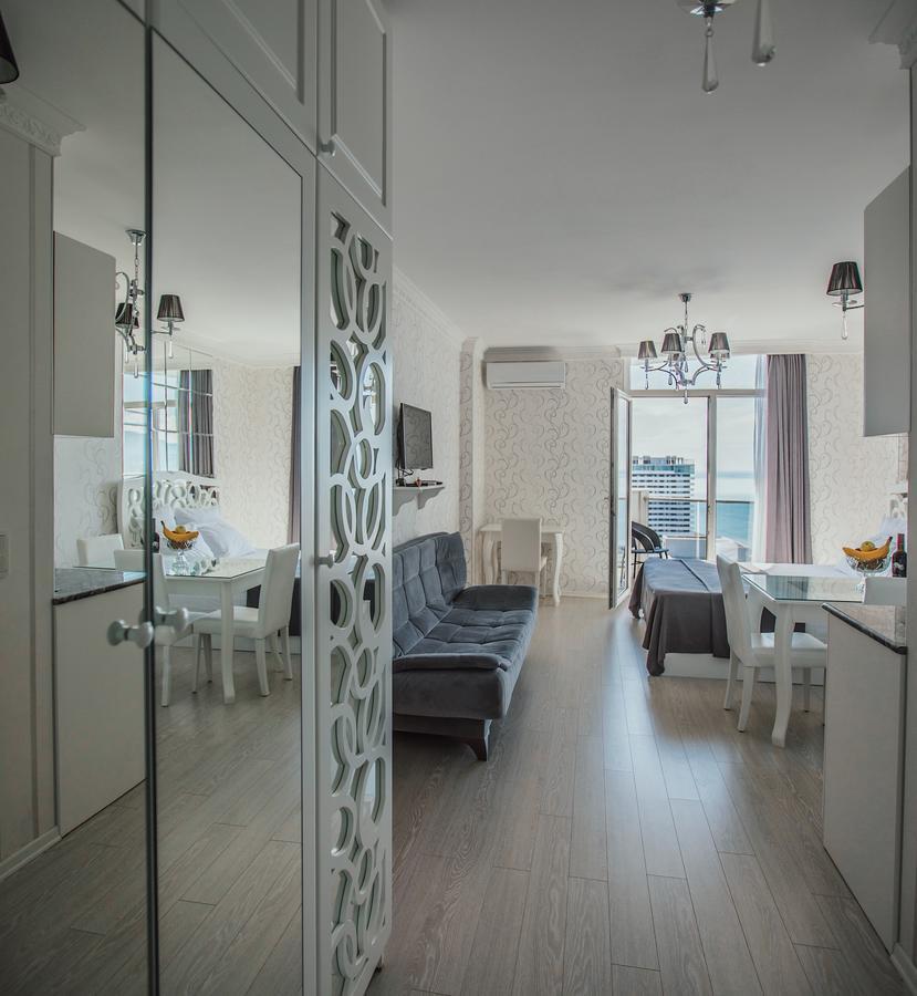 Tina'S Apartments With Panoramic Sea View 바투미 외부 사진